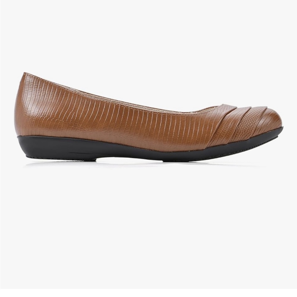 NWT Cliffs White Mountain Tan ballet flat WIDE - Picture 3 of 9